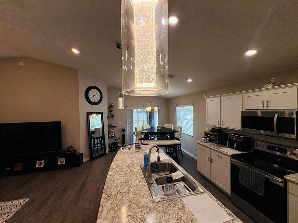 En Renta: $2,200 (4 camas, 2 baños, 1698 Pies cuadrados)