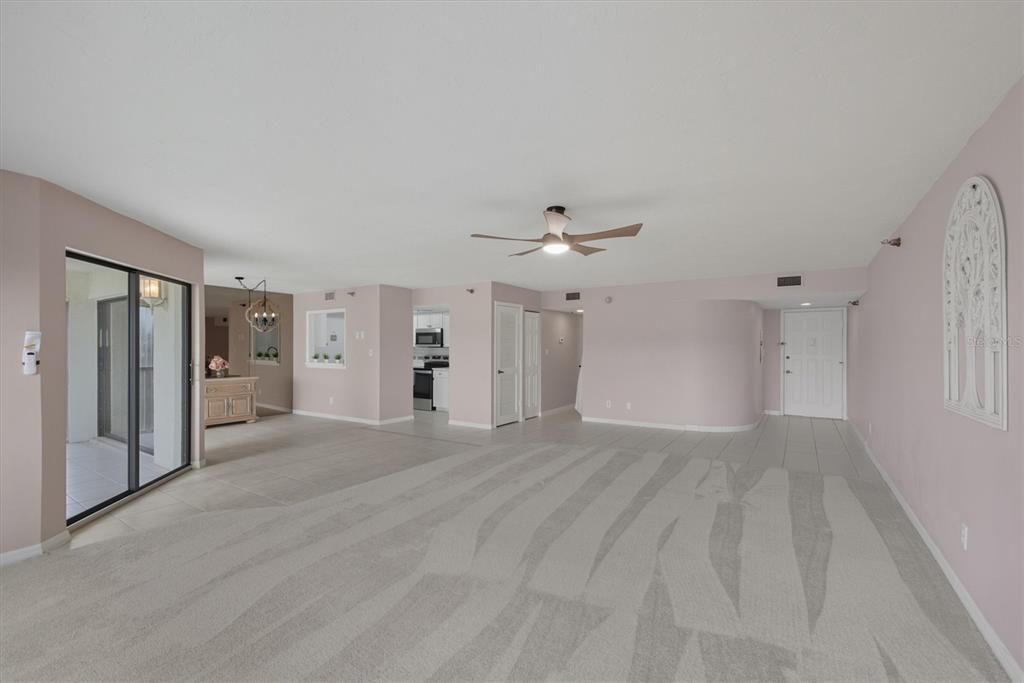 На продажу: $162,222 (2 спален, 2 ванн, 1447 Квадратных фут)