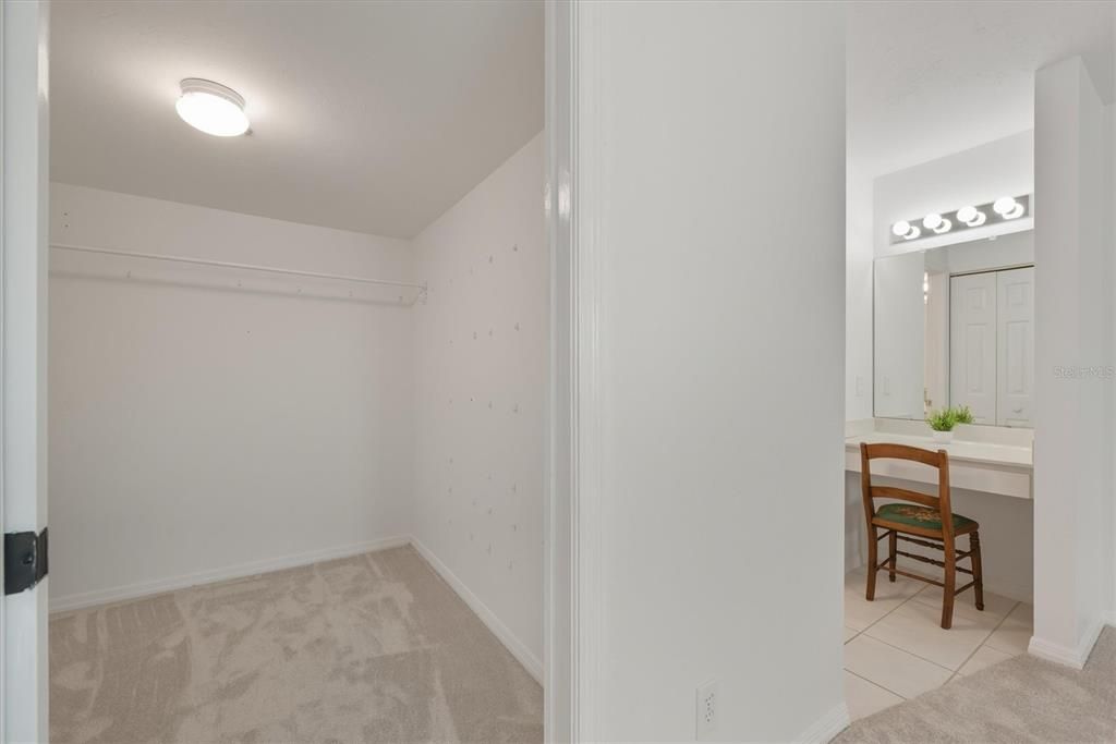 На продажу: $162,222 (2 спален, 2 ванн, 1447 Квадратных фут)