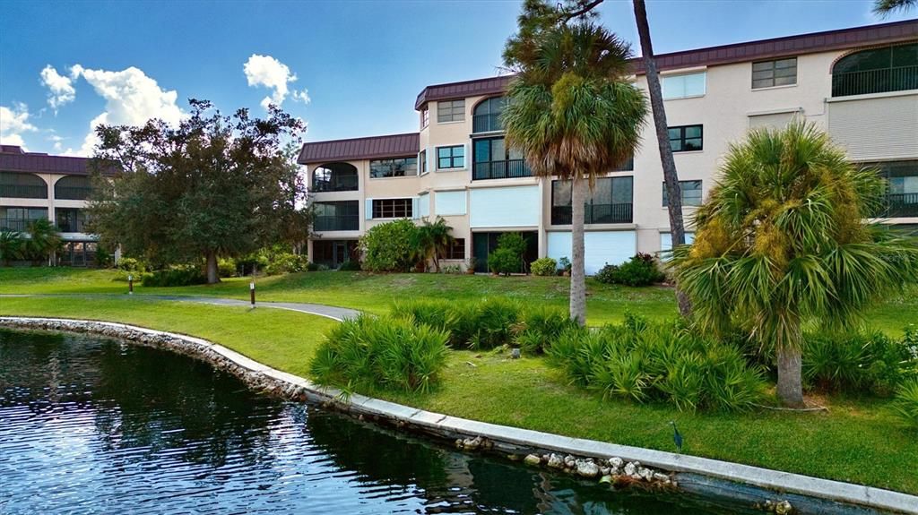 На продажу: $162,222 (2 спален, 2 ванн, 1447 Квадратных фут)