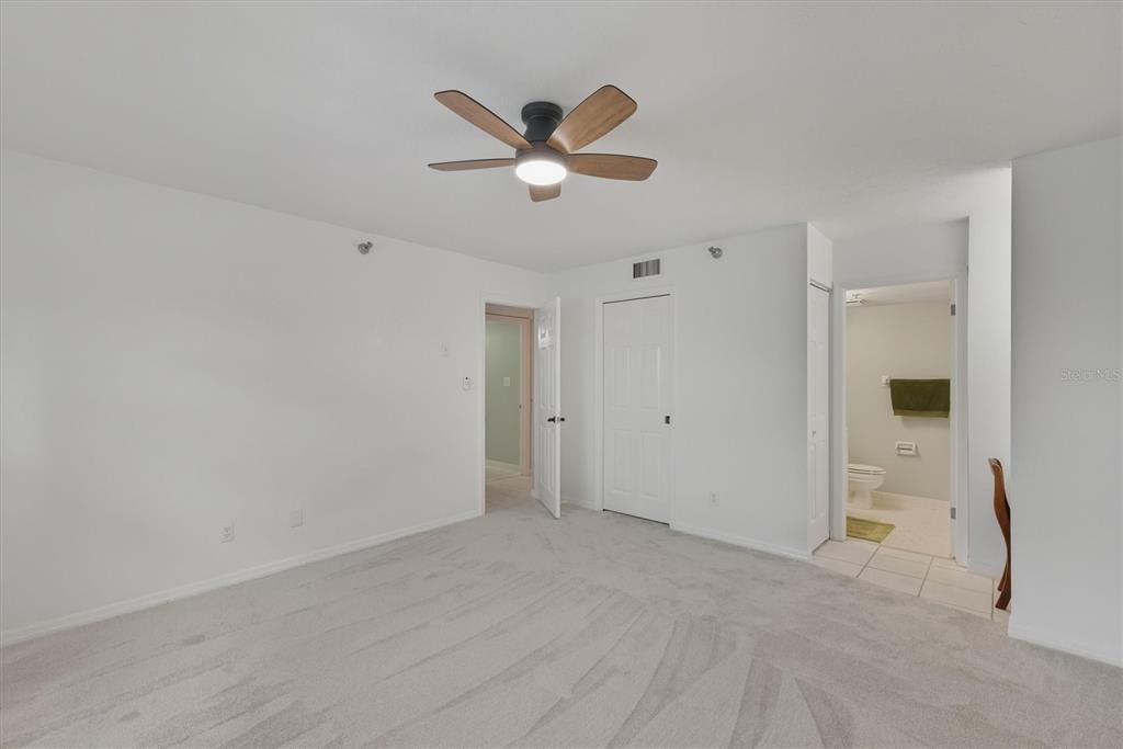 На продажу: $162,222 (2 спален, 2 ванн, 1447 Квадратных фут)