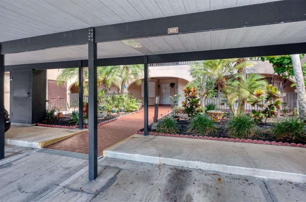 На продажу: $162,222 (2 спален, 2 ванн, 1447 Квадратных фут)