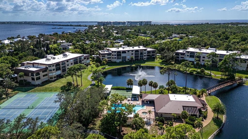 На продажу: $162,222 (2 спален, 2 ванн, 1447 Квадратных фут)