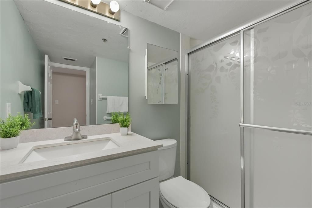 На продажу: $162,222 (2 спален, 2 ванн, 1447 Квадратных фут)