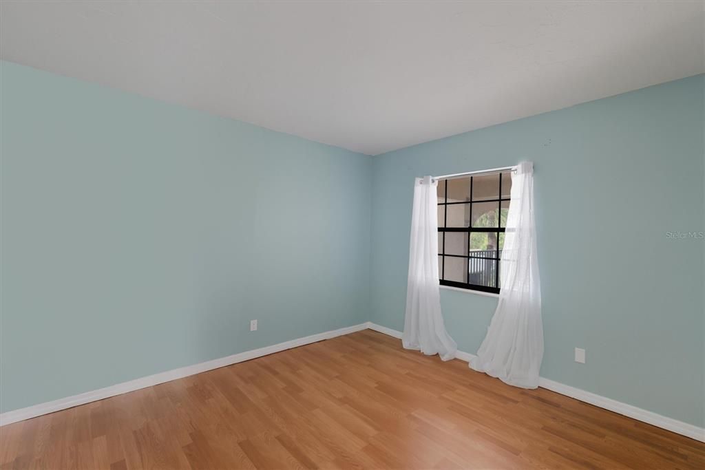 На продажу: $162,222 (2 спален, 2 ванн, 1447 Квадратных фут)