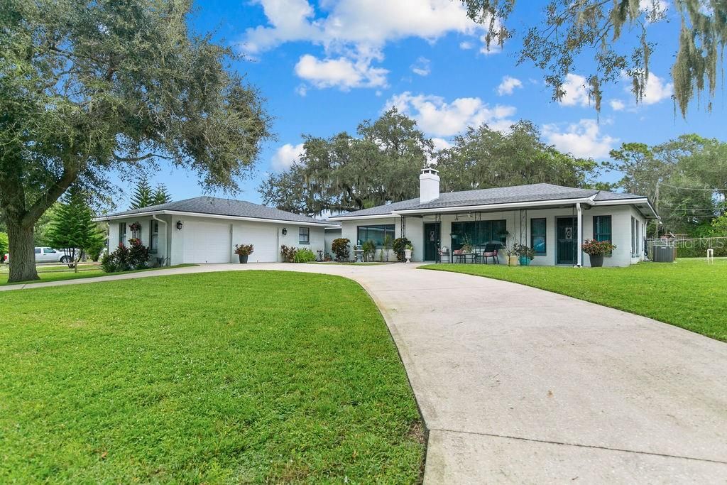 For Sale: $354,900 (3 beds, 3 baths, 2052 Square Feet)