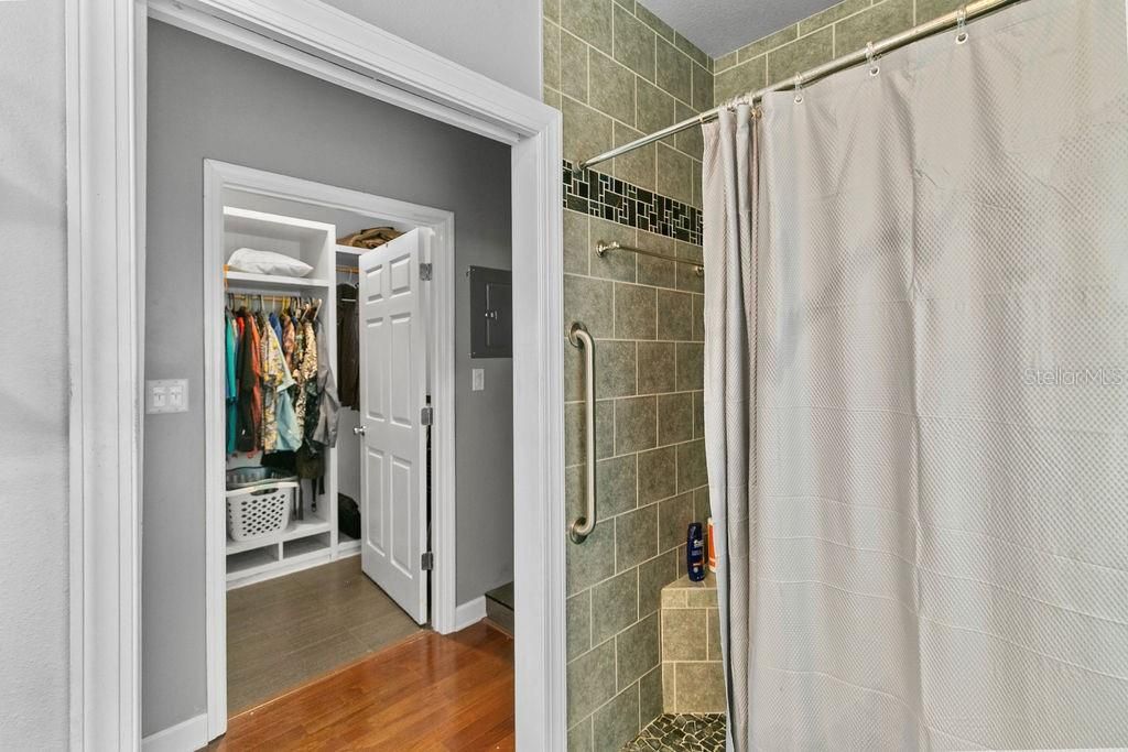 For Sale: $354,900 (3 beds, 3 baths, 2052 Square Feet)