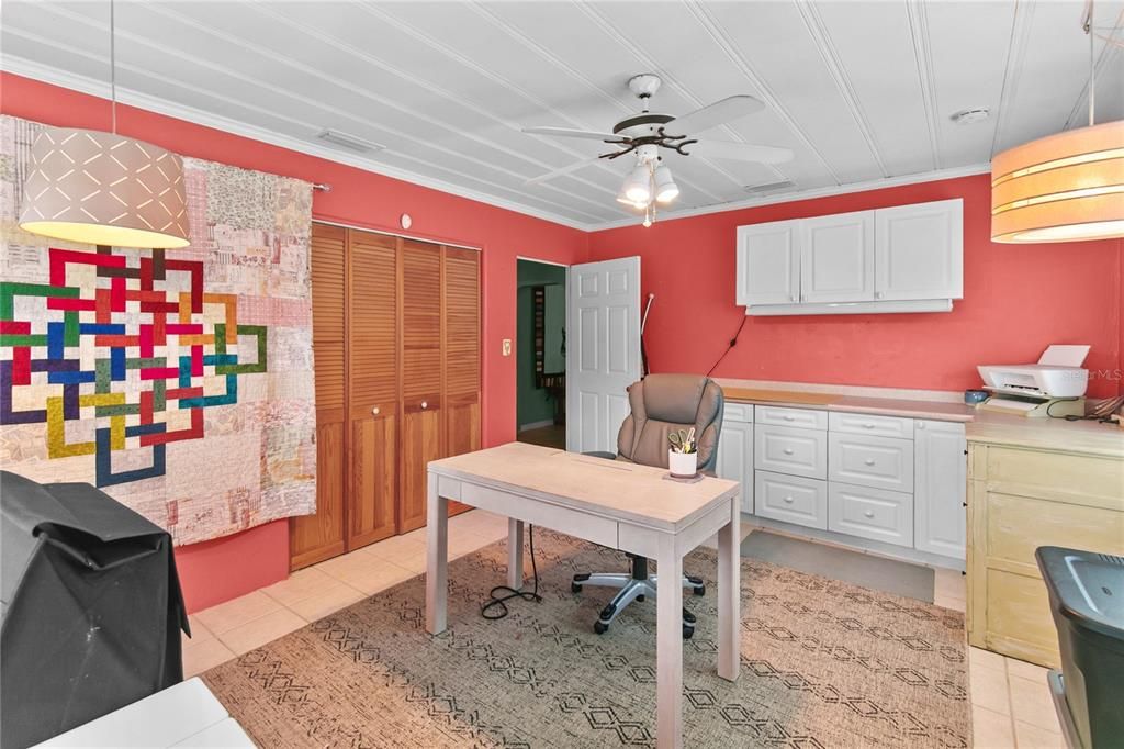 For Sale: $354,900 (3 beds, 3 baths, 2052 Square Feet)