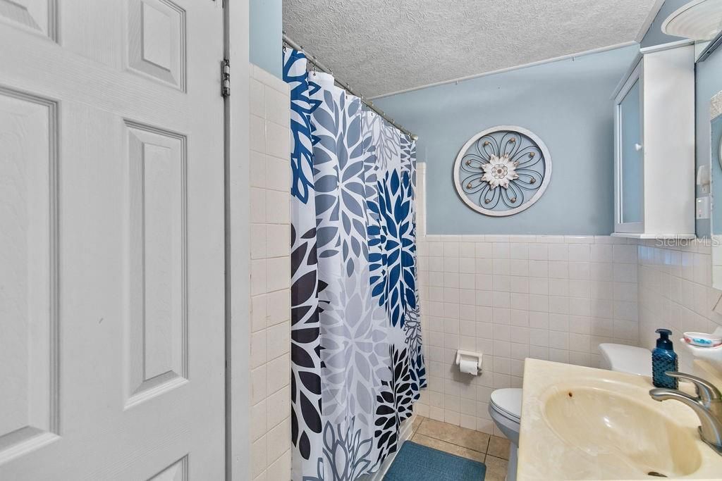 For Sale: $354,900 (3 beds, 3 baths, 2052 Square Feet)