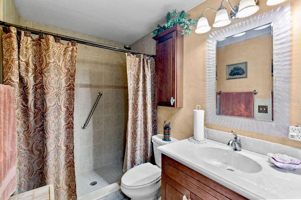 For Sale: $354,900 (3 beds, 3 baths, 2052 Square Feet)