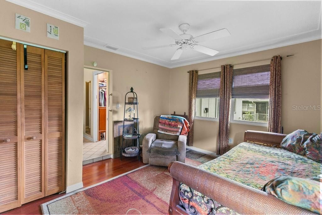 For Sale: $354,900 (3 beds, 3 baths, 2052 Square Feet)