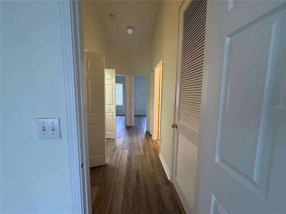 Active With Contract: $215,000 (3 beds, 2 baths, 1387 Square Feet)