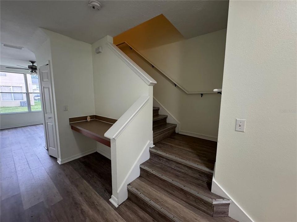 Active With Contract: $215,000 (3 beds, 2 baths, 1387 Square Feet)