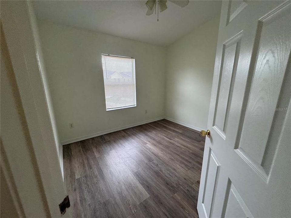 Active With Contract: $215,000 (3 beds, 2 baths, 1387 Square Feet)