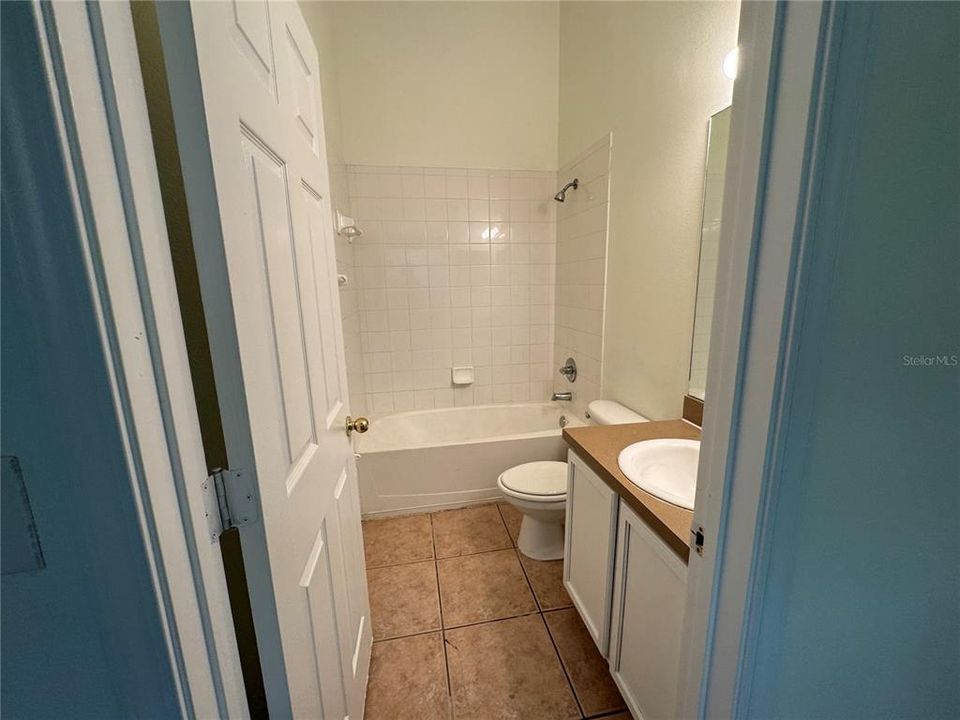 Active With Contract: $215,000 (3 beds, 2 baths, 1387 Square Feet)