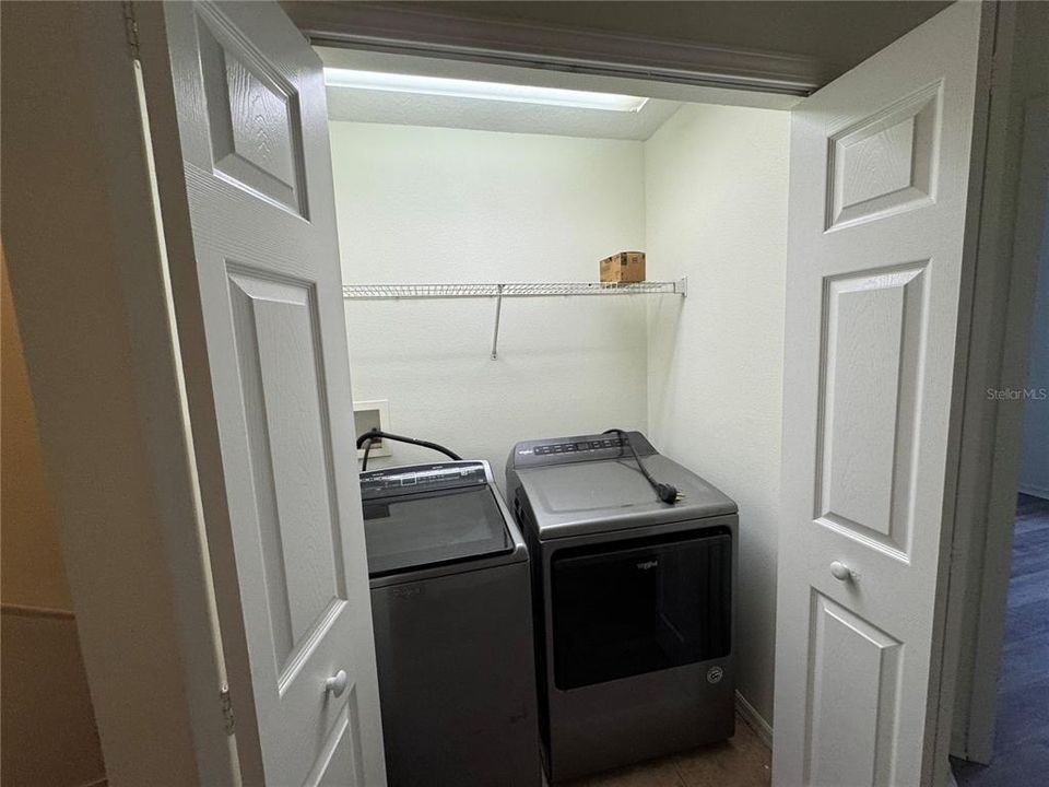 Active With Contract: $215,000 (3 beds, 2 baths, 1387 Square Feet)