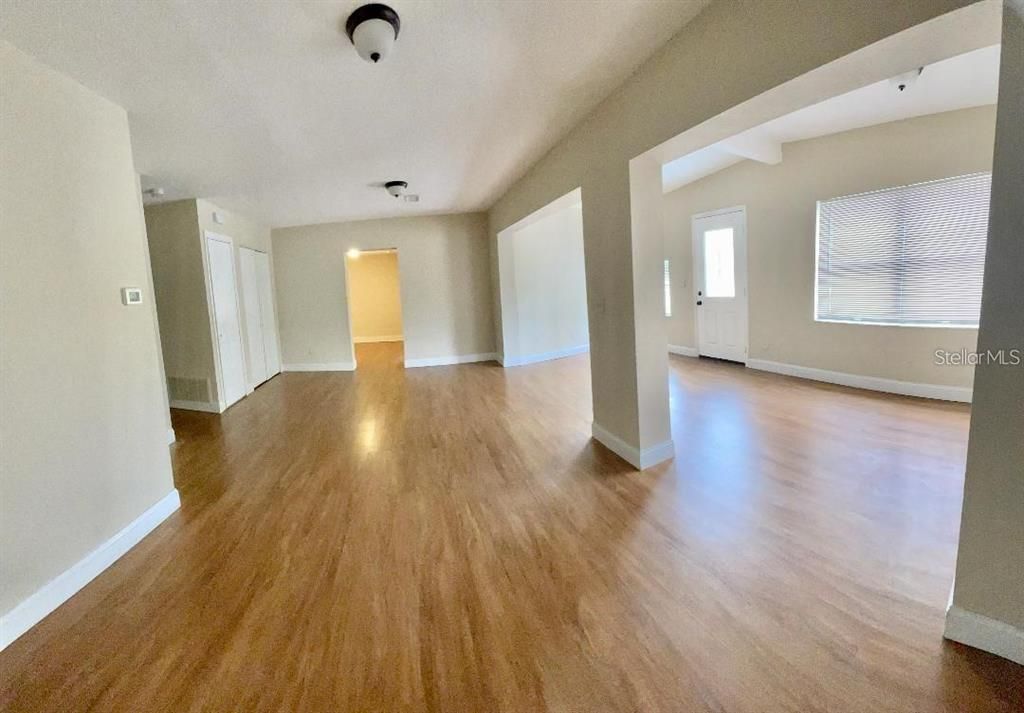 出租: $1,750 (2 贝兹, 1 浴室, 1999 平方英尺)