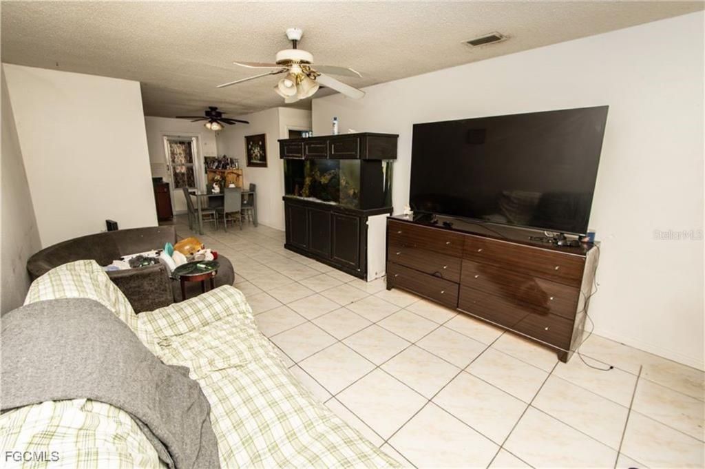 For Sale: $87,000 (2 beds, 1 baths, 800 Square Feet)