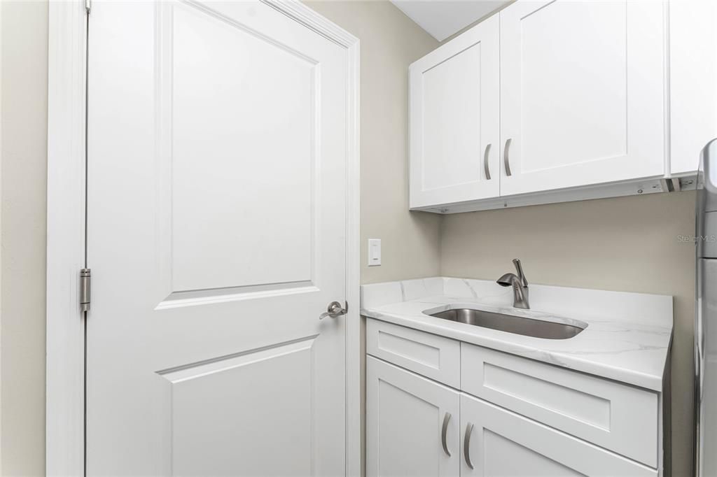 合同活跃: $399,000 (3 贝兹, 2 浴室, 1890 平方英尺)