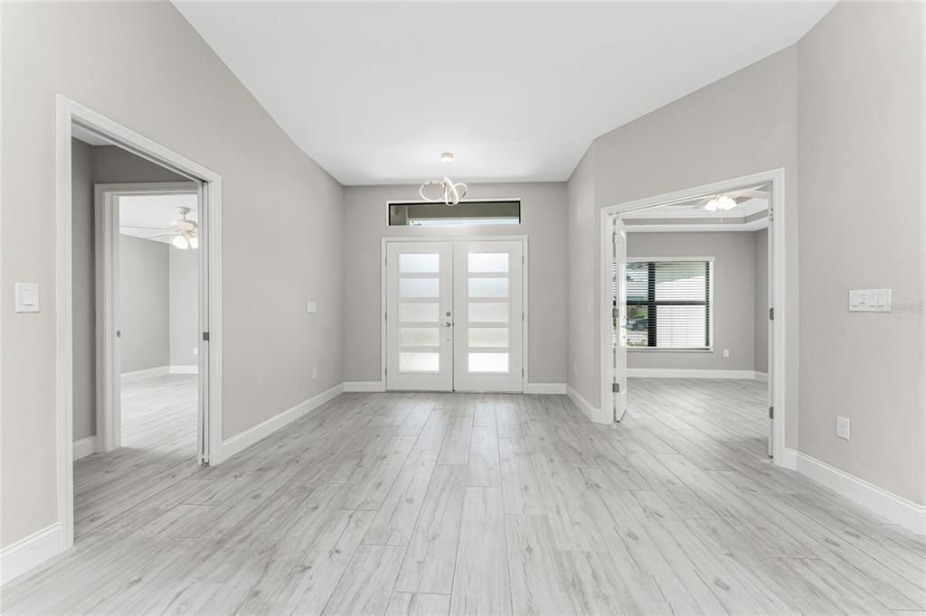 合同活跃: $399,000 (3 贝兹, 2 浴室, 1890 平方英尺)