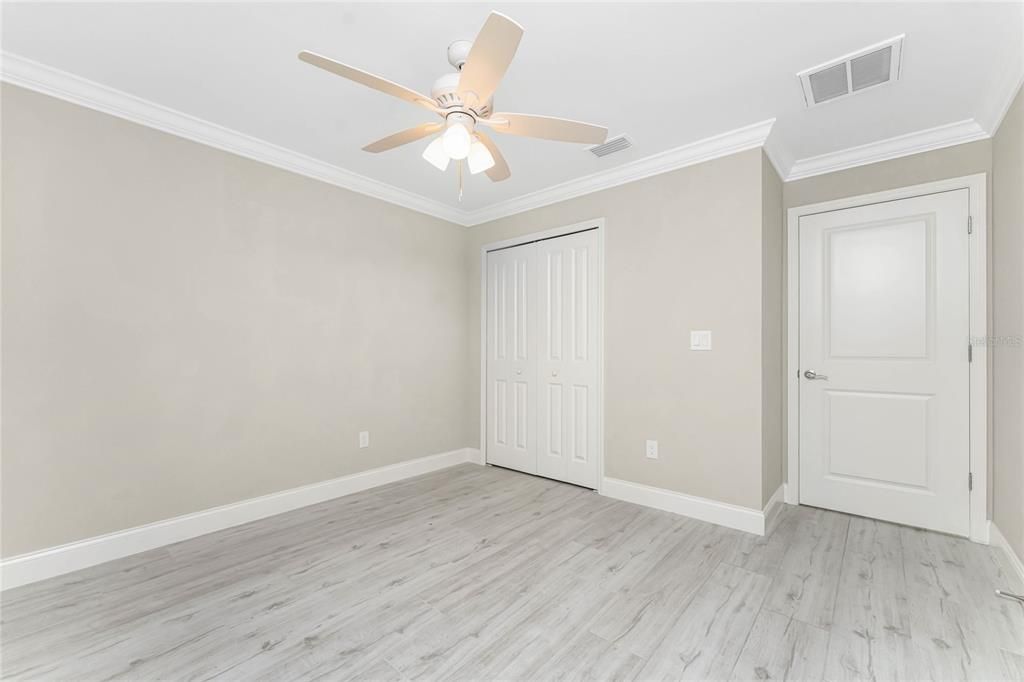 合同活跃: $399,000 (3 贝兹, 2 浴室, 1890 平方英尺)