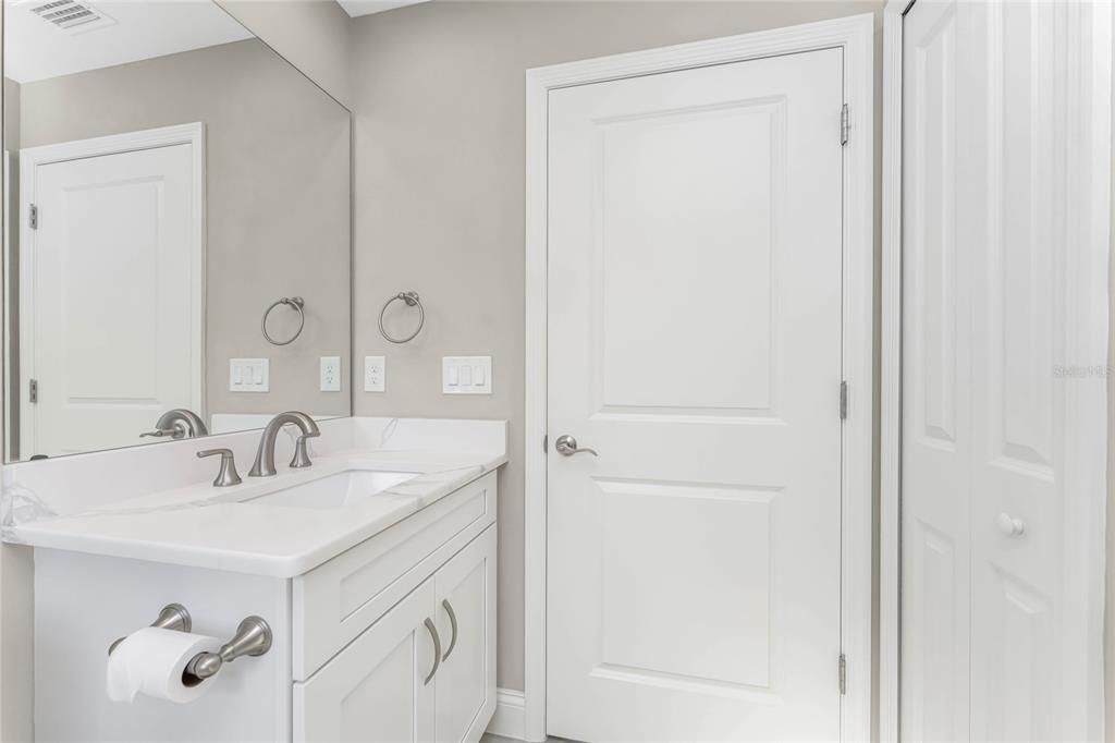 合同活跃: $399,000 (3 贝兹, 2 浴室, 1890 平方英尺)