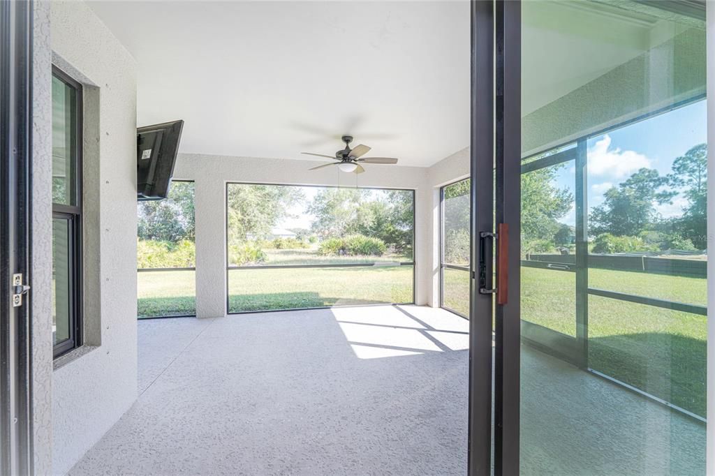 合同活跃: $399,000 (3 贝兹, 2 浴室, 1890 平方英尺)