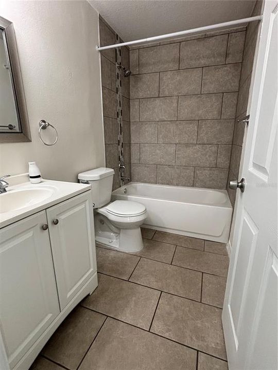 For Rent: $1,600 (2 beds, 1 baths, 998 Square Feet)