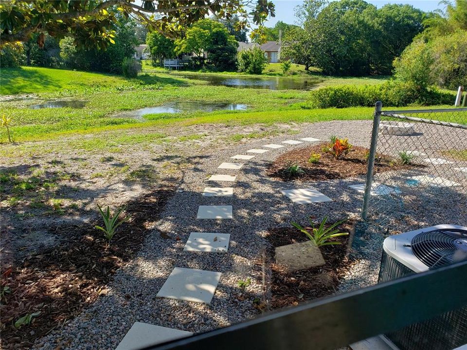 For Rent: $1,650 (2 beds, 1 baths, 998 Square Feet)