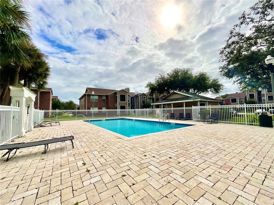 For Sale: $115,000 (1 beds, 1 baths, 660 Square Feet)