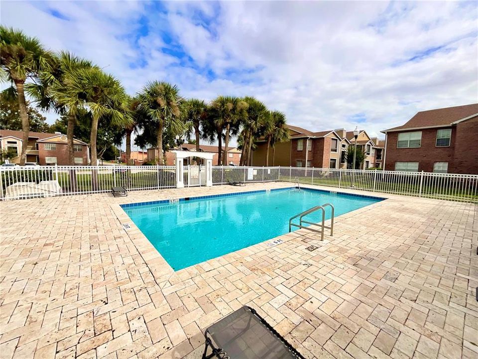 For Sale: $115,000 (1 beds, 1 baths, 660 Square Feet)