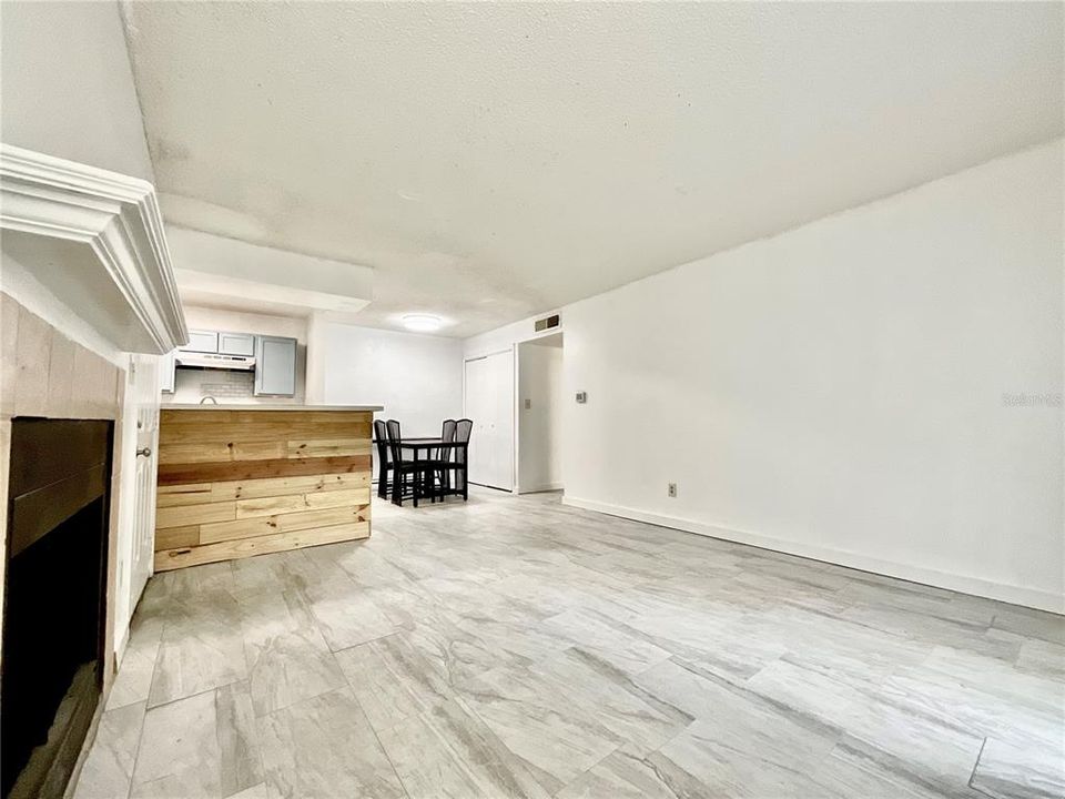 For Sale: $115,000 (1 beds, 1 baths, 660 Square Feet)