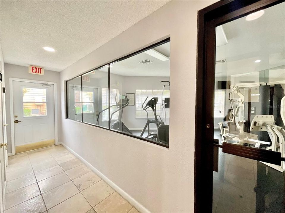 For Sale: $115,000 (1 beds, 1 baths, 660 Square Feet)