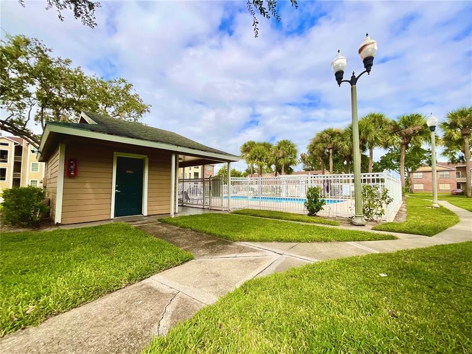 For Sale: $115,000 (1 beds, 1 baths, 660 Square Feet)