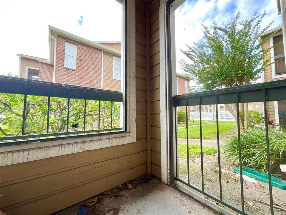 For Sale: $115,000 (1 beds, 1 baths, 660 Square Feet)