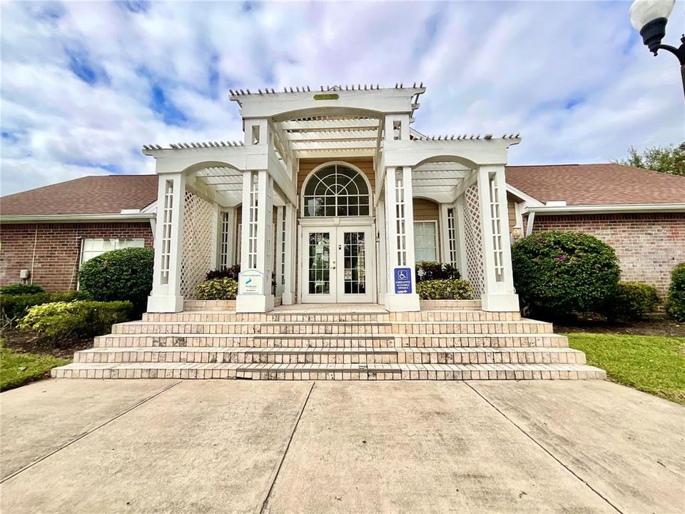 For Sale: $115,000 (1 beds, 1 baths, 660 Square Feet)