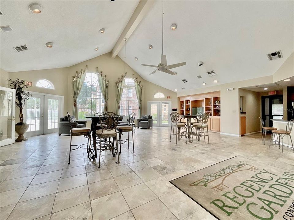 For Sale: $115,000 (1 beds, 1 baths, 660 Square Feet)