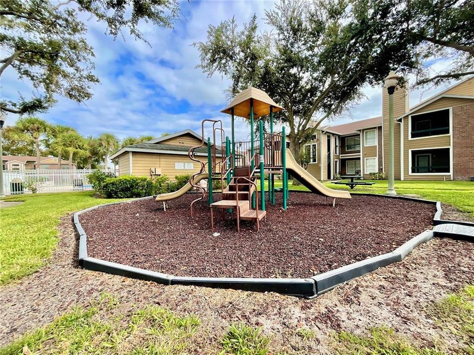 For Sale: $115,000 (1 beds, 1 baths, 660 Square Feet)