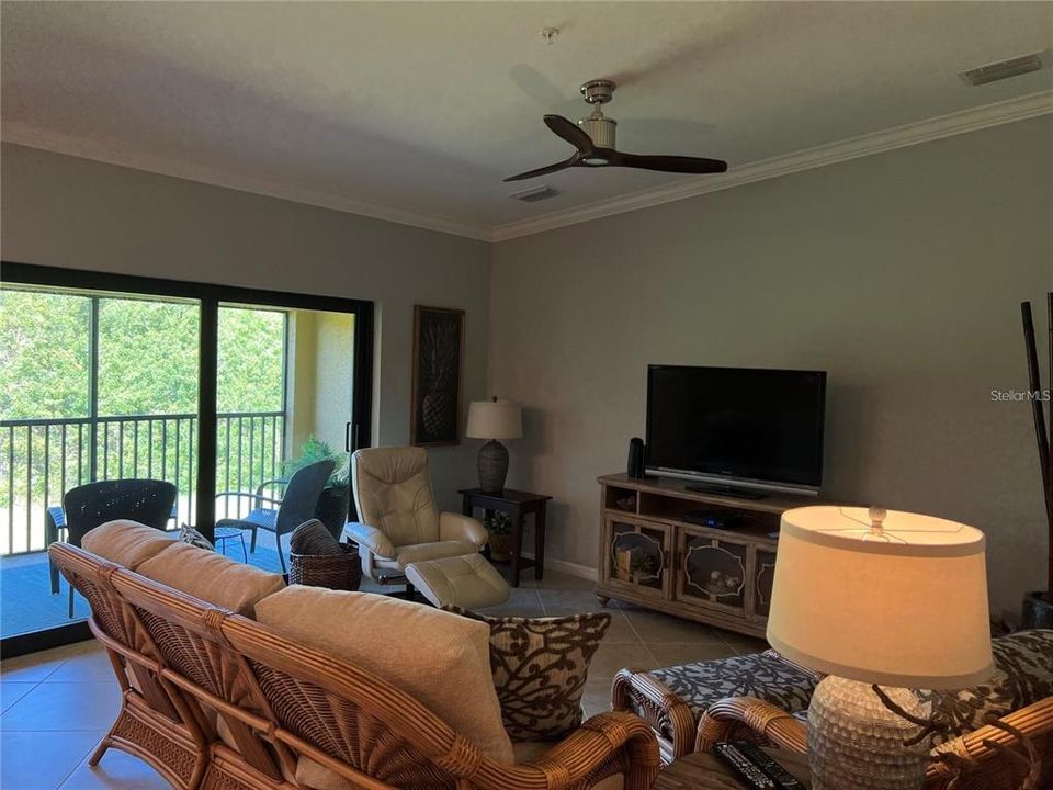 For Rent: $2,500 (2 beds, 2 baths, 1561 Square Feet)