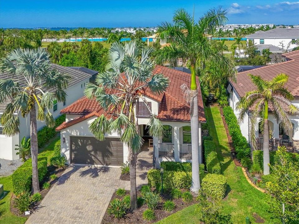 На продажу: $935,000 (4 спален, 2 ванн, 2045 Квадратных фут)