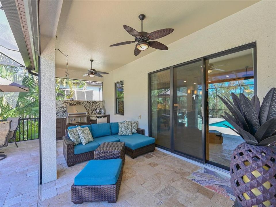 На продажу: $935,000 (4 спален, 2 ванн, 2045 Квадратных фут)