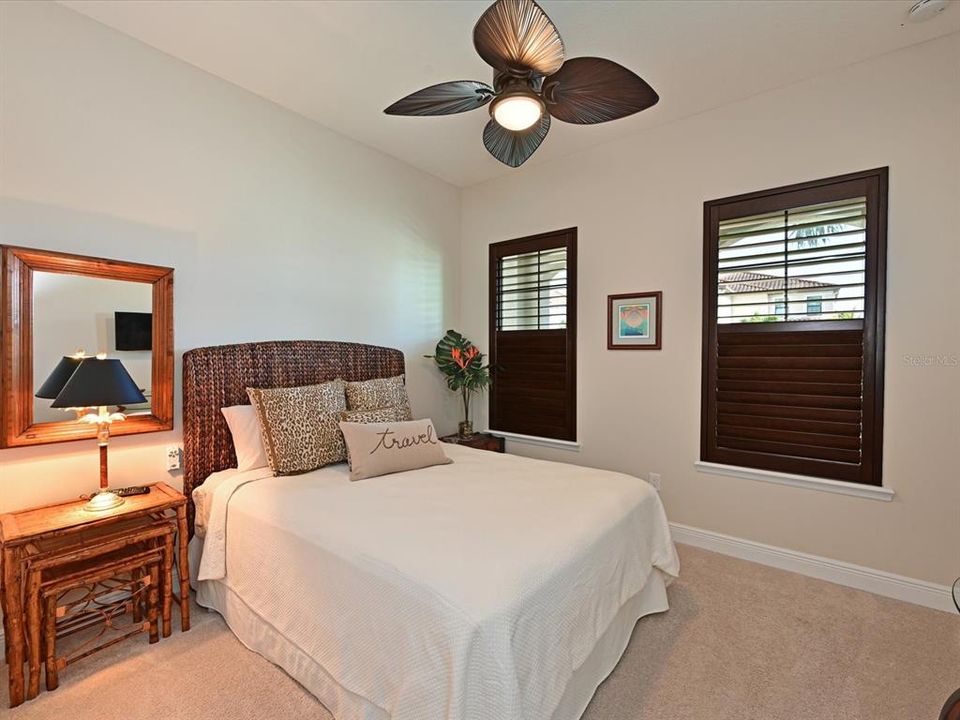 На продажу: $935,000 (4 спален, 2 ванн, 2045 Квадратных фут)