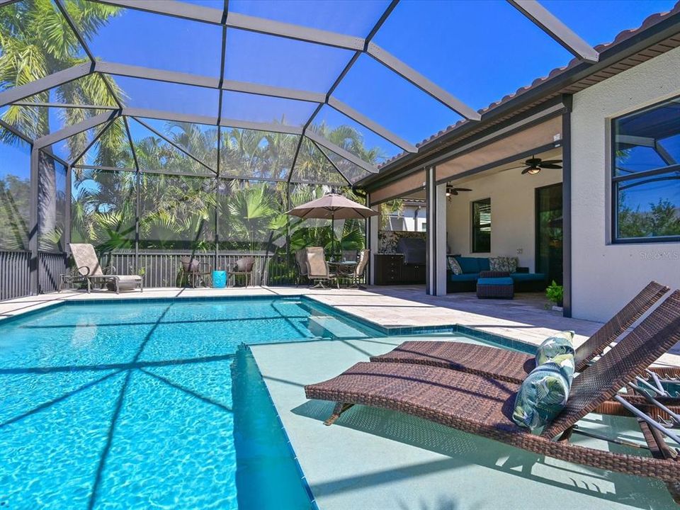 На продажу: $935,000 (4 спален, 2 ванн, 2045 Квадратных фут)