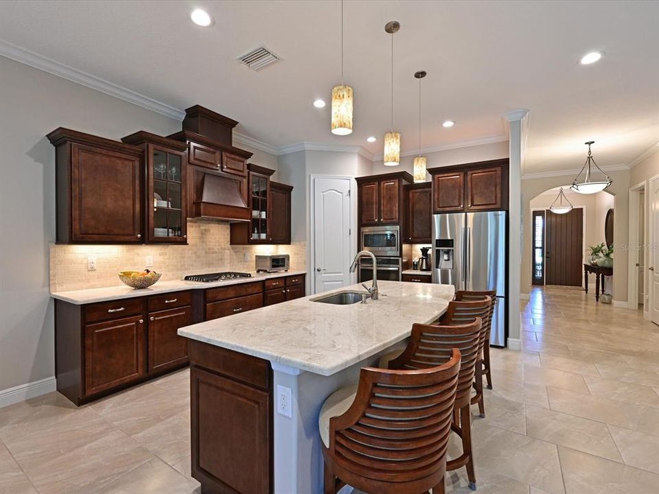 На продажу: $935,000 (4 спален, 2 ванн, 2045 Квадратных фут)