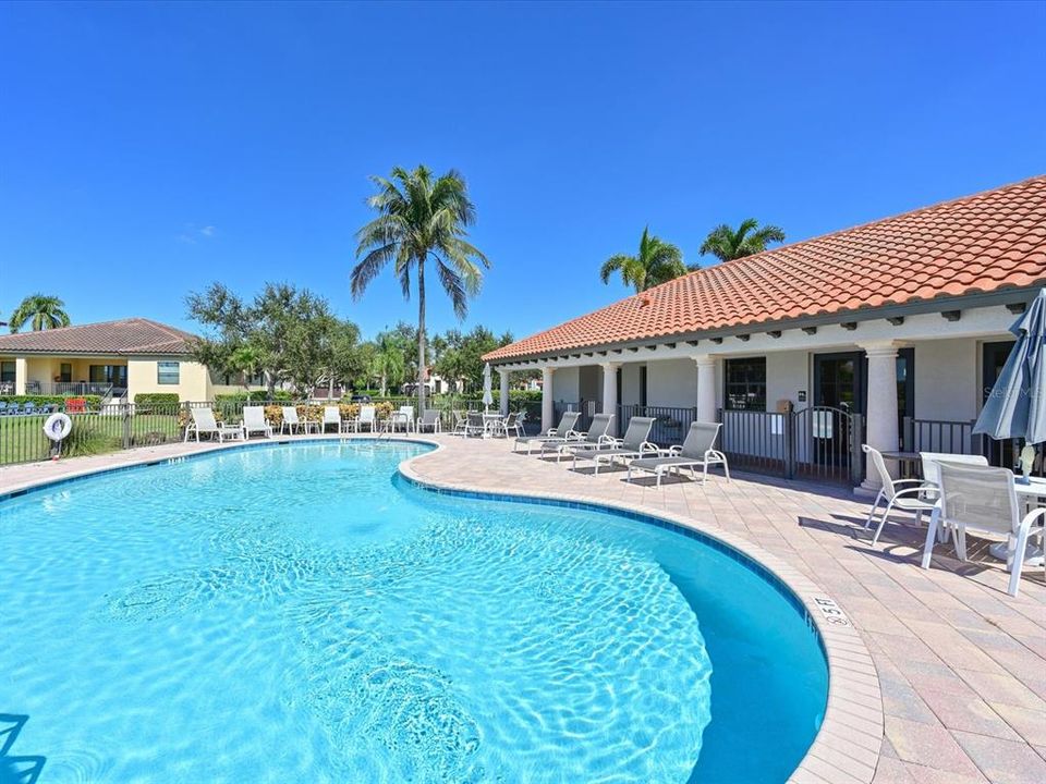 На продажу: $935,000 (4 спален, 2 ванн, 2045 Квадратных фут)