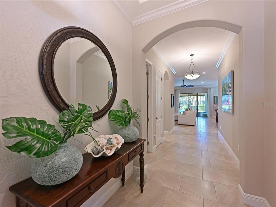 На продажу: $935,000 (4 спален, 2 ванн, 2045 Квадратных фут)