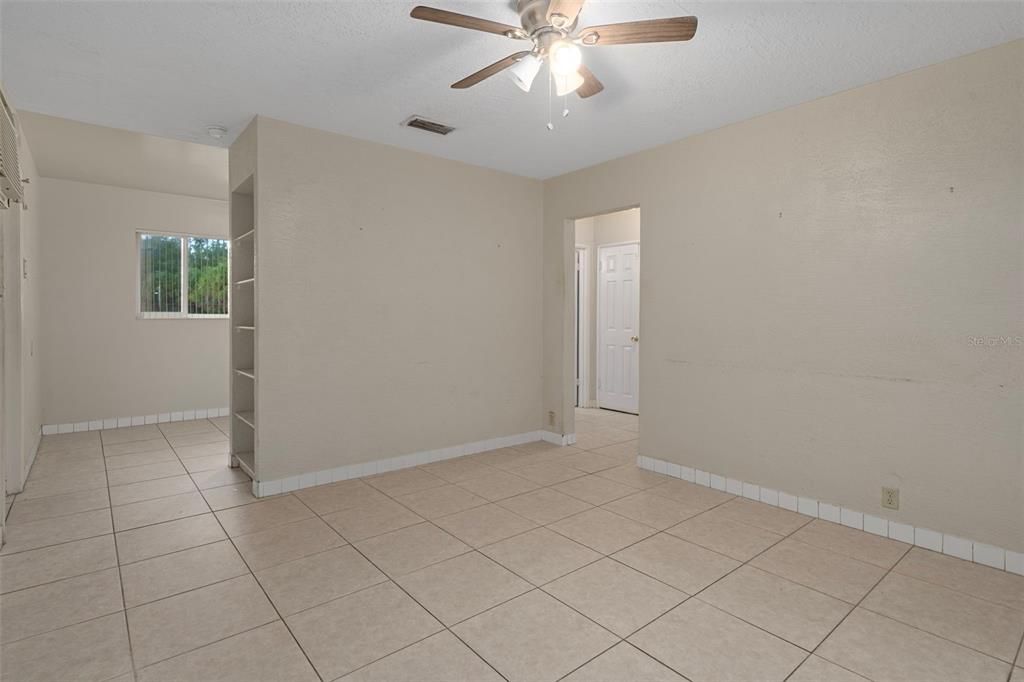 For Sale: $275,000 (3 beds, 1 baths, 850 Square Feet)