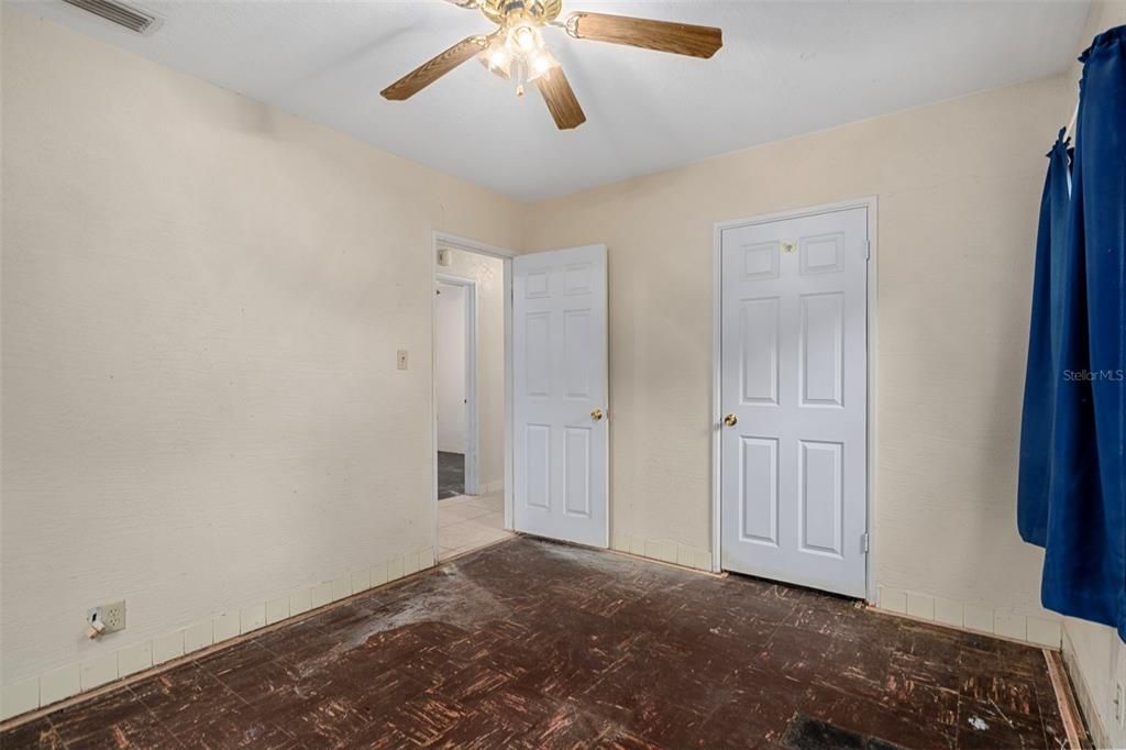 For Sale: $275,000 (3 beds, 1 baths, 850 Square Feet)