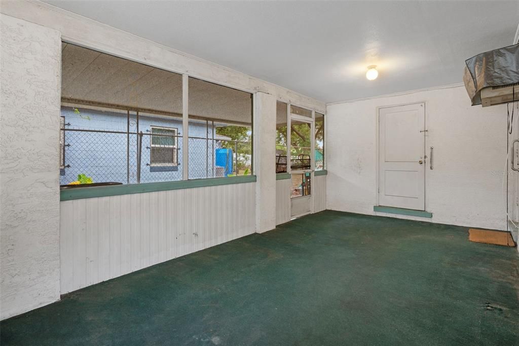 For Sale: $275,000 (3 beds, 1 baths, 850 Square Feet)