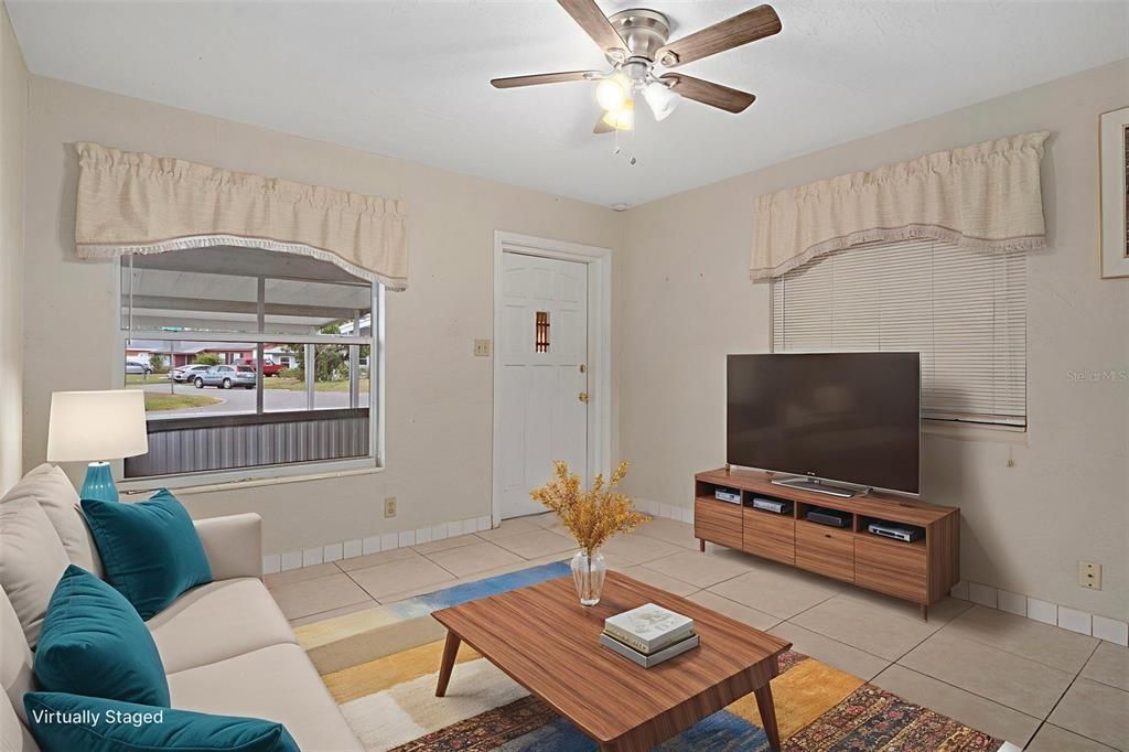 For Sale: $275,000 (3 beds, 1 baths, 850 Square Feet)